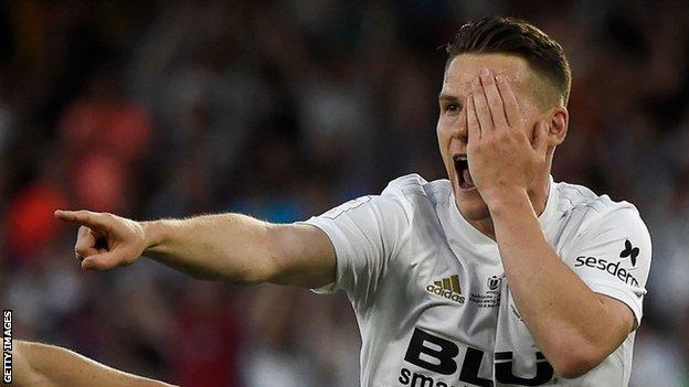 Kevin Gameiro scored his fourth goal in his last four appearances for Valencia (Image credit: Getty Images)