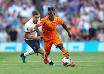 LONDON, ENGLAND - AUGUST 25: Christian Atsu of Newcastle United and Harry Winks of Tottenham Hotspur during the Premier League match between Tottenham Hotspur and Newcastle United at Tottenham Hotspur Stadium on August 25, 2019 in London, United Kingdom. (Photo by Catherine Ivill/Getty Images)