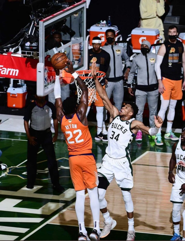 Giannis makes ‘one of the best blocks’ in NBA history as Bucks tie NBA
