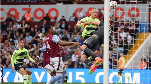 Aston Villa 1-0 Manchester City: Leon Bailey goal dents City title hopes to  leave them six points behind Arsenal - Eurosport