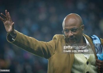 Ghanaian midfielder Andre Ayew waves at the crowd after the French L1 football match between Le Havre AC and AS Monaco. (Photo by LOU BENOIST/AFP via Getty Images)