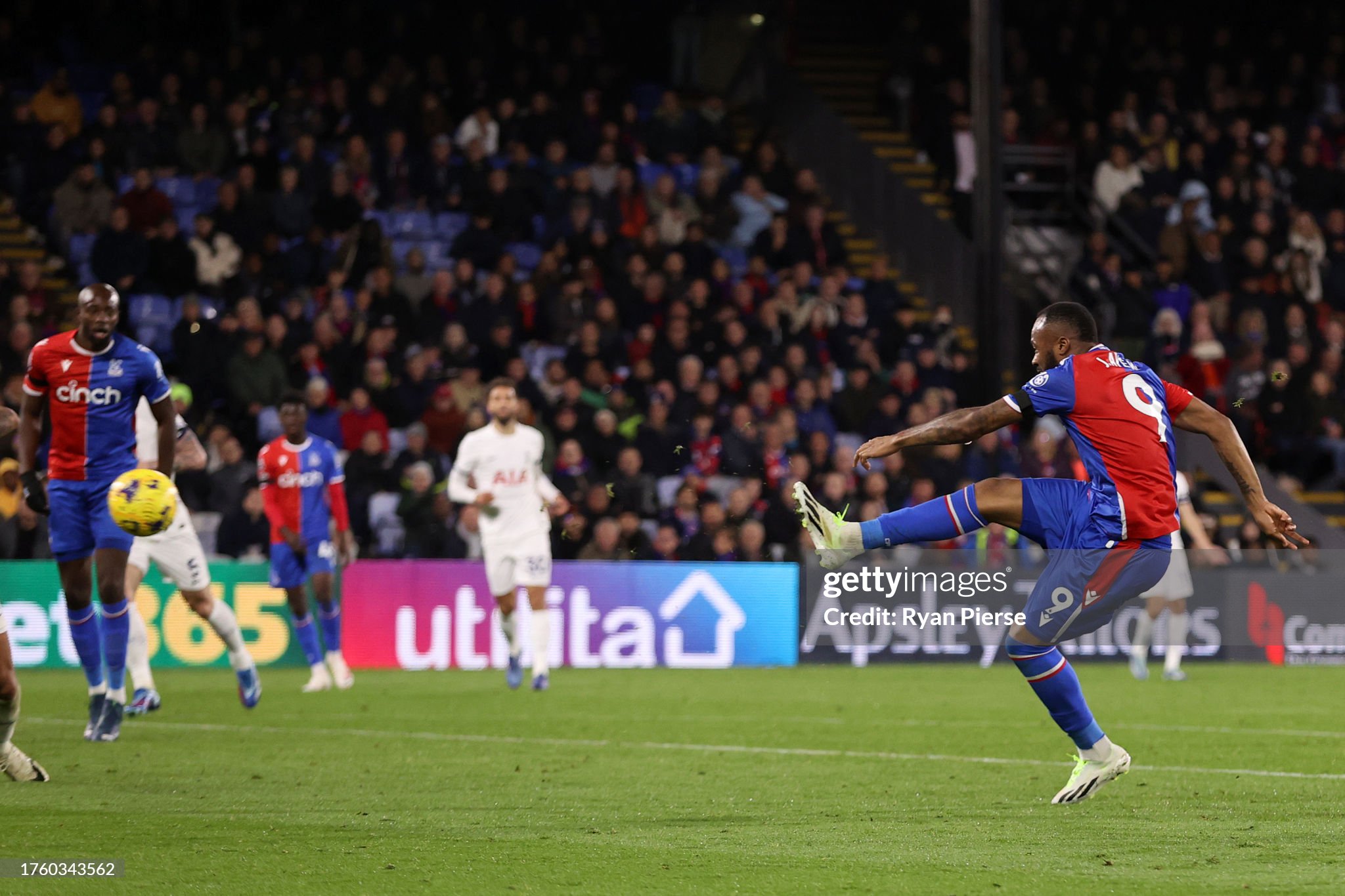 Jordan Ayew produces Man of the Match Award worthy numbers in Palace win