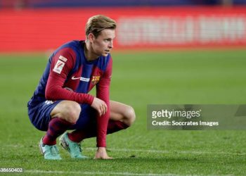 BARCELONA, SPAIN - DECEMBER 10: Frenkie de Jong of FC Barcelona disappointed  during the LaLiga EA Sports  match between FC Barcelona v Girona at the Lluis Companys Olympic Stadium on December 10, 2023 in Barcelona Spain (Photo by David S. Bustamante/Soccrates/Getty Images)