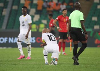 Dede Ayew reacts to Ghana's 2-2 draw with Mozambique