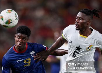 Cape Verde's forward #9 Benchimol (L) fights for the ball with Ghana's defender #6 Mohammed Salisu (Photo by FRANCK FIFE/AFP via Getty Images)