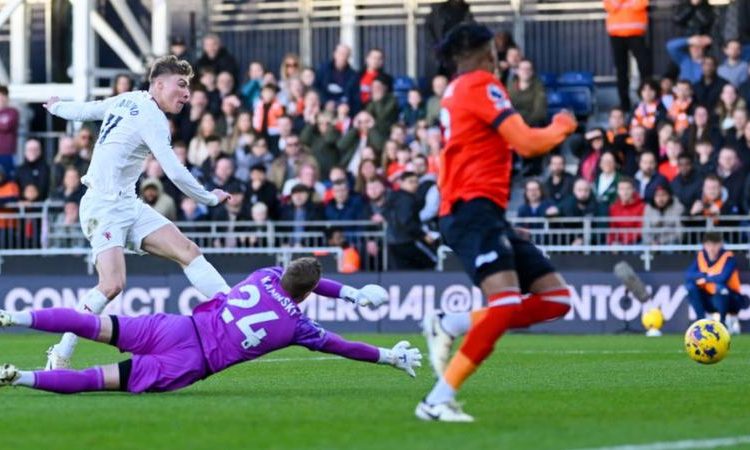 Hojlund scores against Luton Town Photo Courtesy: Getty Images