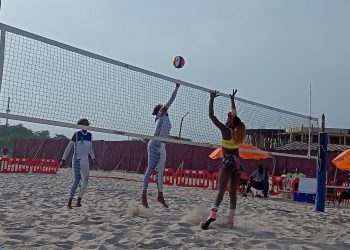 Mozambique beat Sierra Leone (white) in the Round 12 elimination game at the 13th African Games