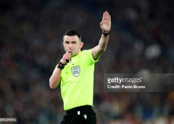 Referee Michael Oliver (Photo by Paolo Bruno/Getty Images)