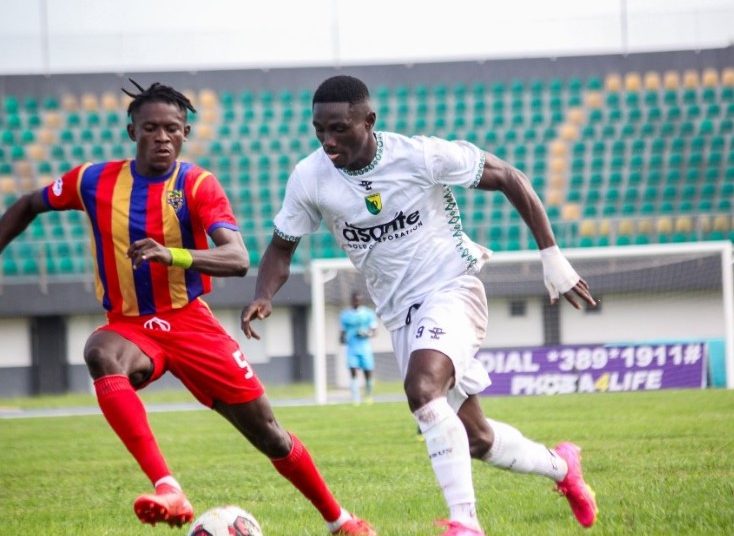 Samuel Attah-Kumi (white) in action against Accra Hearts of Oak Photo Courtesy: Bibiani Gold Stars