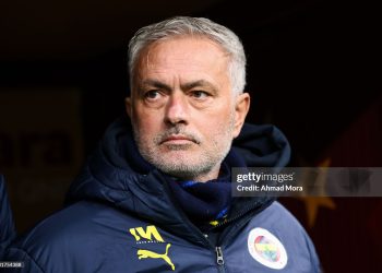 Head coach Jose Mourinho of Fenerbahce looks on during the Turkish Super League match between Galatasaray and Fenebache (Photo by Ahmad Mora/Getty Images)