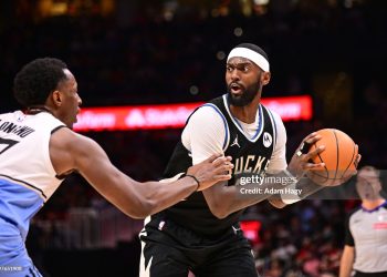 Bobby Portis #9 of the Milwaukee Bucks handles the ball during the game against the Atlanta Hawks (Photo by Adam Hagy/NBAE via Getty Images)