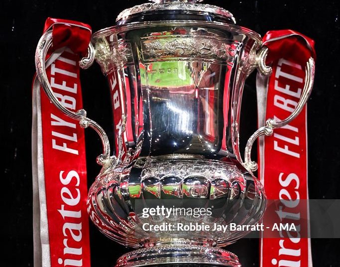 Emirates FA Cup trophy. (Photo by Robbie Jay Barratt - AMA/Getty Images)