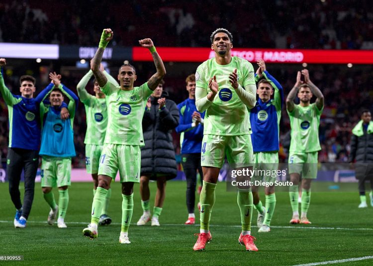 Ronald Araujo of FC Barcelona celebrates (Photo by Diego Souto/Getty Images)