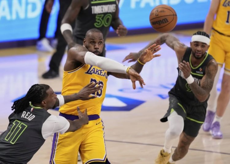 LeBron James in action against Minnesota Timberwolves Photo Courtesy: AP