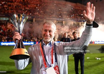 Roman Abramovich, Owner of Chelsea celebrates with The FIFA Club World Cup trophy following their side's victory during the FIFA Club World Cup UAE 2021 Final (Photo by Michael Regan - FIFA/FIFA via Getty Images)