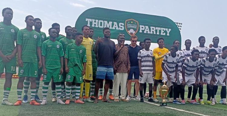 Thomas Partey with scouts, coaches and players Thomas Partey Tournament Final