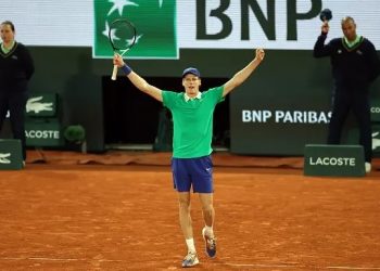 Jannik Sinner celebrates win over Novak Djokovic at 2025 Fench Open semifinals Photo Courtesy: Getty Images