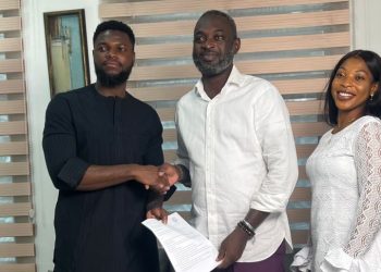 Nations FC CEO Kennedy Boakye-Ansah (middle)