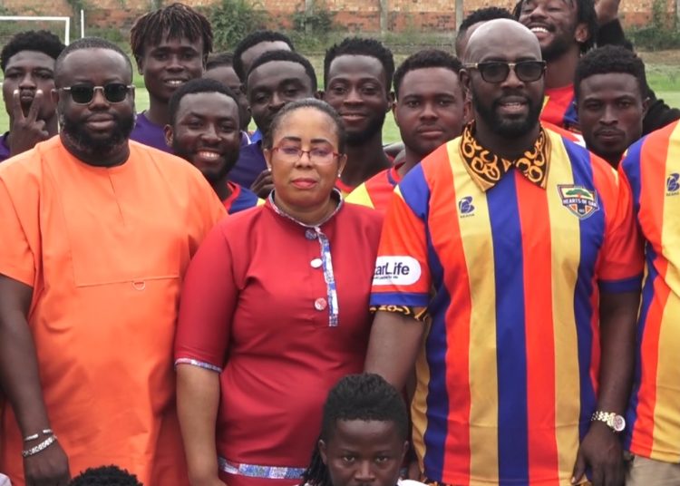 Linda Ocloo with the Hearts of Oak team