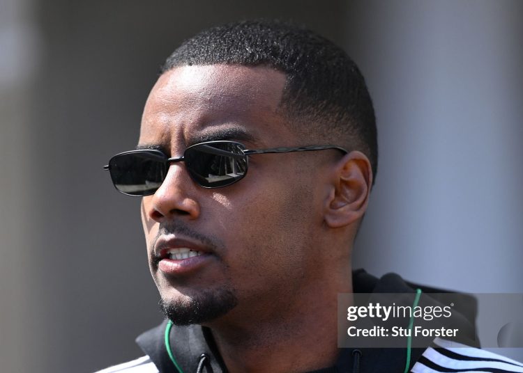 Newcastle player Alexander Isak wearing sunglasses (Photo Courtesy: Getty Images)