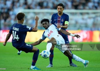 Desire Doue of Paris Saint-Germain, Mohammed Kudus of Tottenham Hotspur and Marquinhos of Paris Saint-Germain battle for the ball during the UEFA Super Cup 2025 match between Paris Saint-Germain and Tottenham Hotspur (Photo by Matteo Ciambelli/DeFodi Images/DeFodi via Getty Images)