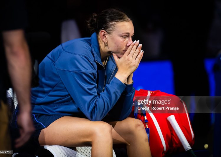Amanda Anisimova of the United States waits for the trophy ceremony to start after losing 2025 US Open Final (Photo by Robert Prange/Getty Images)