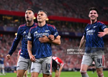 Leandro Trossard of Arsenal celebrates scoring his team's second goal with Gabriel Martinelli during the UEFA Champions League 2025/26 League Phase MD1 match between Athletic Club and Arsenal (Photo by David Ramos/Getty Images)