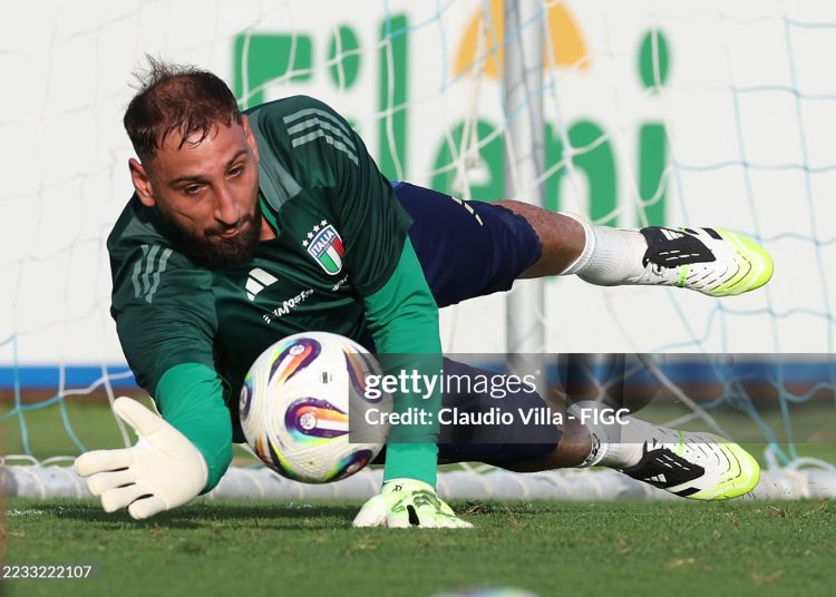 Gianluigi Donnarumma of Italy in action during Italy training session (Photo by Claudio Villa - FIGC/FIGC via Getty Images)