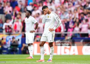 Jude Bellingham central midfield of Real Madrid and England dejected after Atletico fourth goal during the LaLiga EA Sports match between Atletico de Madrid and Real Madrid (Photo by Jose Breton/Pics Action/NurPhoto via Getty Images)