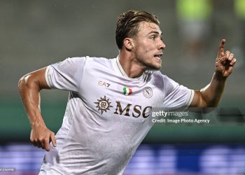 Rasmus Hojlund of Napoli celebrates his goal during the Serie A match between ACF Fiorentina and SSC Napoli (Photo by Image Photo Agency/Getty Images)