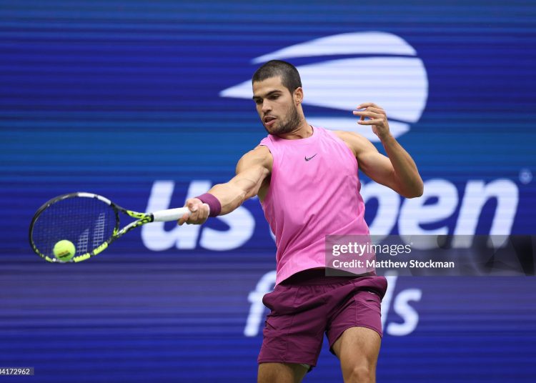 Carlos Alcaraz of Spain returns against Jannik Sinner of Italy during their Men's Singles Final match on Day Fifteen of the 2025 US Open (Photo by Matthew Stockman/Getty Images)