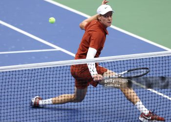 annik Sinner of Italy returns against Carlos Alcaraz of Spain during their Men's Singles Final match on Day Fifteen of the 2025 US Open (Photo by Elsa/Getty Images)