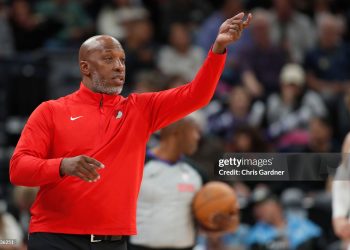 Chauncy Billups head coach of the Portland Trail Blazers calls in a play (Photo by Chris Gardner/ Getty Images)