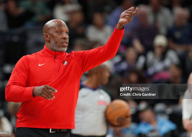 Chauncy Billups head coach of the Portland Trail Blazers calls in a play (Photo by Chris Gardner/ Getty Images)