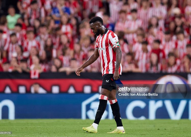 Inaki Williams of Athletic Club limps off the field after sustaining an injury during the UEFA Champions League 2025/26 League Phase MD3 match between Athletic Club and Qarabag (Photo by Ion Alcoba Beitia/Getty Images)