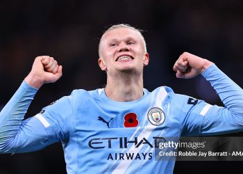 Erling Haaland of Manchester City celebrates after scoring a goal to make it 2-1 during the Premier League match between Manchester City and Bournemouth (Photo by Robbie Jay Barratt - AMA/Getty Images)
