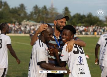 Ibrahim Fathi with some his players . Photo Courtesy: Swedru all blacks X
