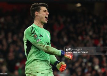 Arsenal's Spanish goalkeeper #13 Kepa Arrizabalaga celebrates saving the penalty of Crystal Palace's French defender #05 Maxence Lacroix to win the English League Cup quarter-final football match between Arsenal and Crystal Palace (Photo by Adrian Dennis / AFP via Getty Images)