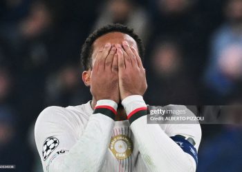 Chelsea's English defender #24 Reece James reacts after missing a goal opportunity during the UEFA Champions League league phase day 6 football match between Atalanta Bergamo and Chelsea FC (Photo by Alberto PIZZOLI / AFP via Getty Images)