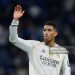 Jude Bellingham of Real Madrid acknowledges the fans following the team's defeat during the UEFA Champions League 2025/26 League Phase MD6 match between Real Madrid C.F. and Manchester City (Photo by Aitor Alcalde/Getty Images)
