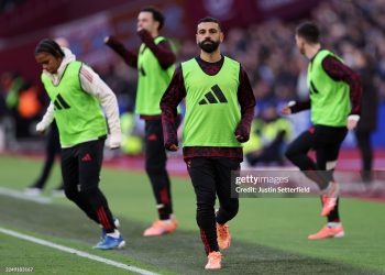 Mohamed Salah of Liverpool warms up during the Premier League match between West Ham United and Liverpool (Photo by Justin Setterfield/Getty Images)