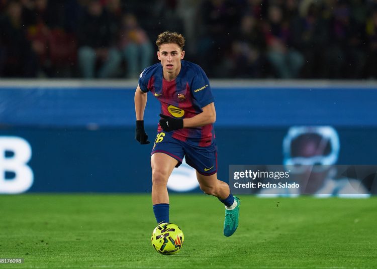 Fermin Lopez of FC Barcelona with the ball during the LaLiga EA Sports match between FC Barcelona and Real Oviedo (Photo by Pedro Salado/Getty Images)