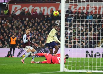 Thierno Barry of Everton scores his team's first goal during the Premier League match between Aston Villa and Everton at Villa Park on January 18, 2026 in Birmingham, England. (Photo by Alex Pantling/Getty Images)