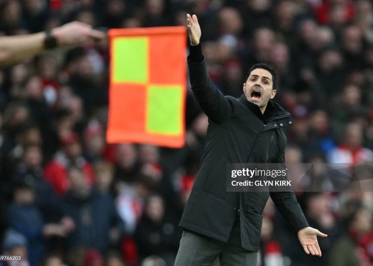 Arsenal's Spanish manager Mikel Arteta gestures on the touchline during the English Premier League football match between Arsenal and Sunderland (Photo by Glyn KIRK / AFP via Getty Images)