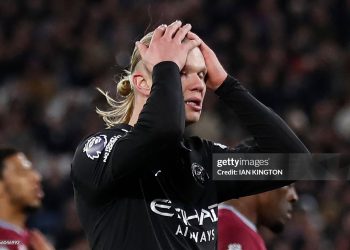 Manchester City's Norwegian striker #09 Erling Haaland reacts after missing a chance during the English Premier League football match between West Ham United and Manchester City (Photo by Ian Kington / AFP via Getty Images)