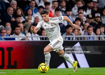 Brahim Diaz of Real Madrid is in action with the ball during the LaLiga EA Sports match between Real Madrid CF and Getafe CF (Photo by Alberto Gardin/Eurasia Sport Images/Getty Images)