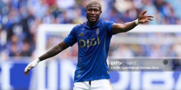 Kwasi Sibo of Real Oviedo reacts during the LaLiga EA Sports match between Real Oviedo and Elche CF (Photo by Juan Manuel Serrano Arce/Getty Images)