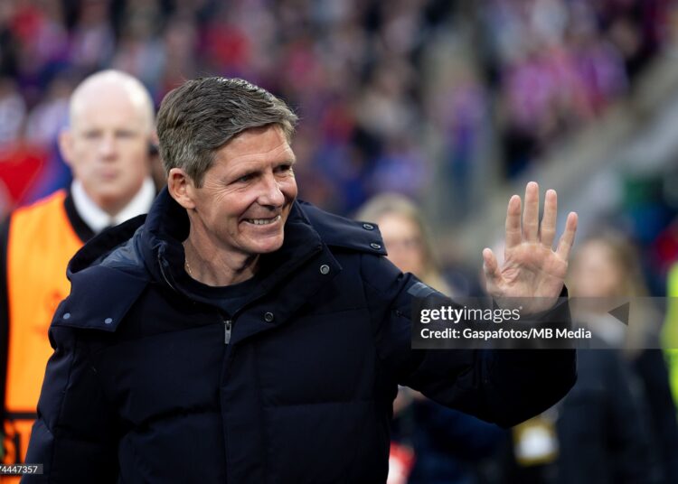 Oliver Glasner manager of Crystal Palace waves fans prior to the UEFA Europa Conference League match between Crystal Palace FC and FC Shakhtar Donetsk (Photo by Gaspafotos/MB Media/Getty Images)