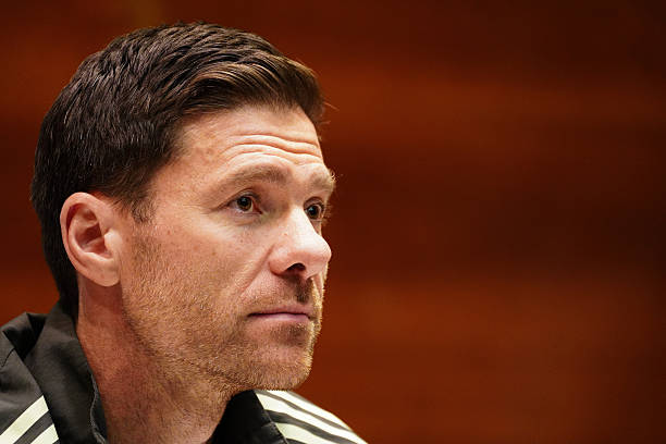 Chelsea-Xabi Alonso