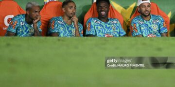 (L to R) Brazil's defender #02 Wesley, forward #11 Raphinha, forward #07 Vinicius Jr and forward #10 Neymar watch from the bench during the international friendly football match between Brazil and Panama (Photo by Mauro PIMENTEL / AFP via Getty Images)